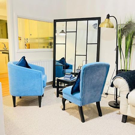 Lovely 1 Bed Home Near Hospital, With Parking & Garden Work Contractor Leisure, Sapphire CBG Esterno foto
